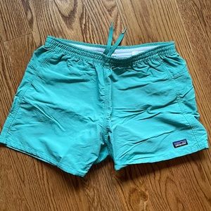 Patagonia women’s baggies shorts 5”